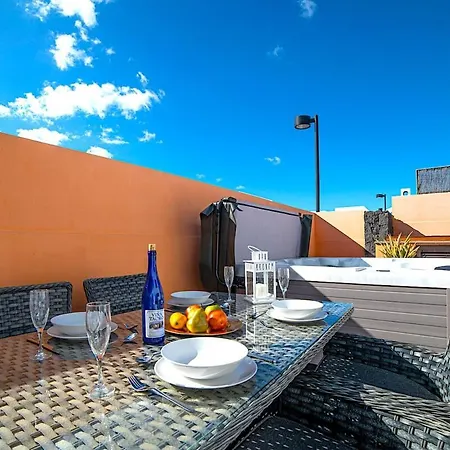 Calluna 491 2 Bedroom With & Resistance Pool Villa Playa Blanca (Lanzarote)